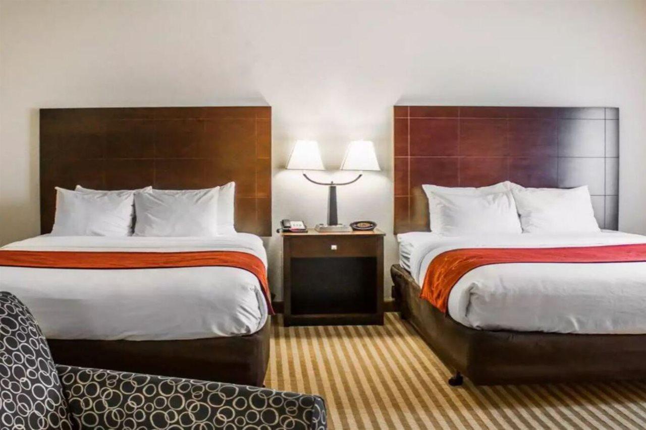Comfort Suites Columbus East Broad מראה חיצוני תמונה
