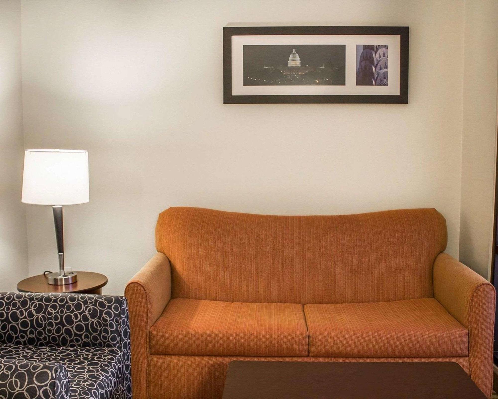 Comfort Suites Columbus East Broad מראה חיצוני תמונה