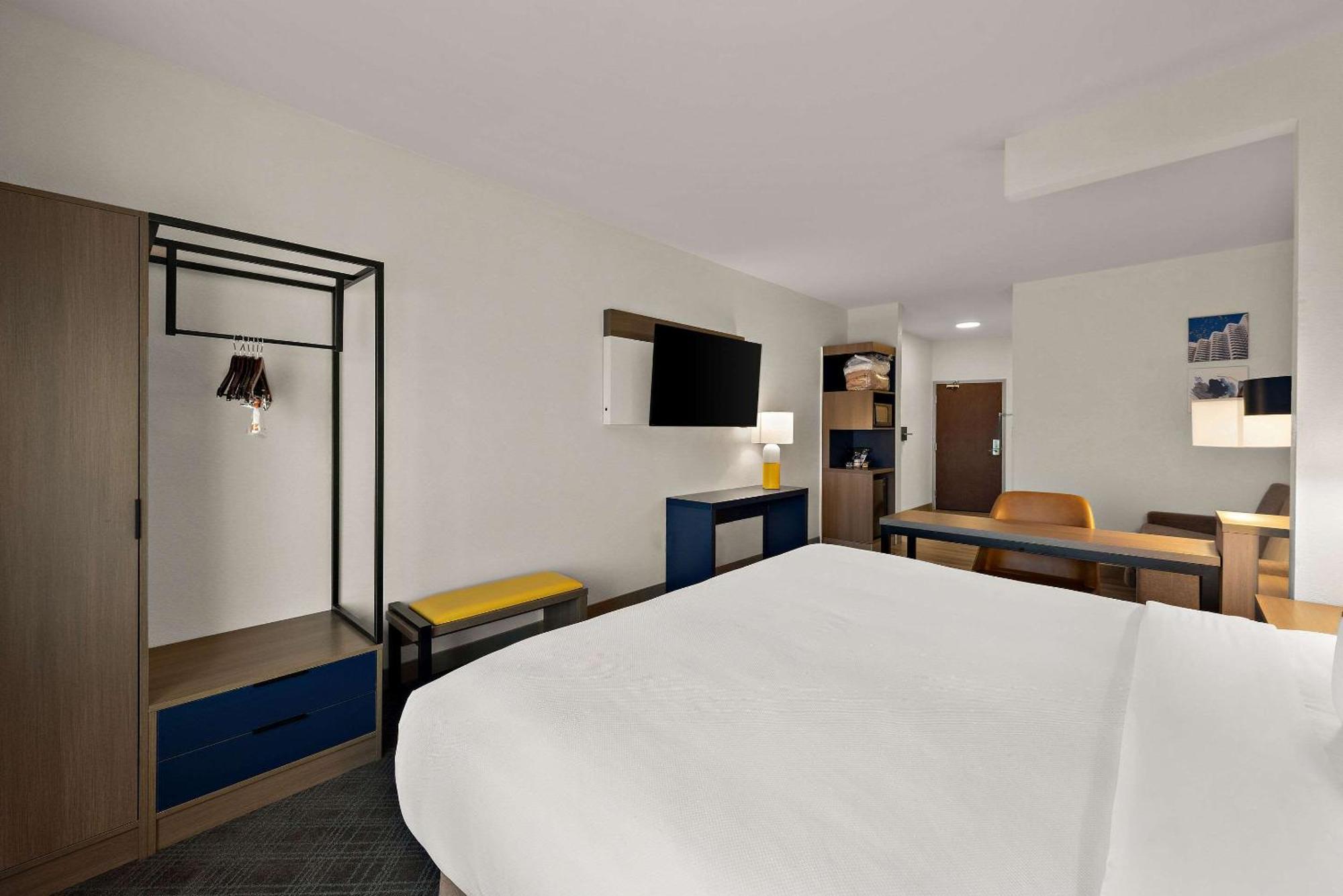 Comfort Suites Columbus East Broad מראה חיצוני תמונה