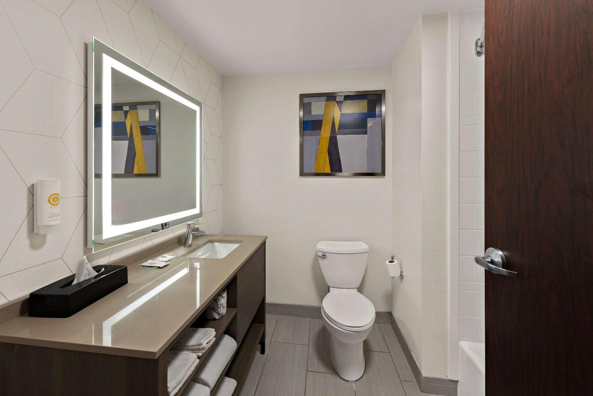 Comfort Suites Columbus East Broad מראה חיצוני תמונה